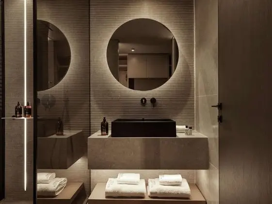 Open Plan Suite Sea View