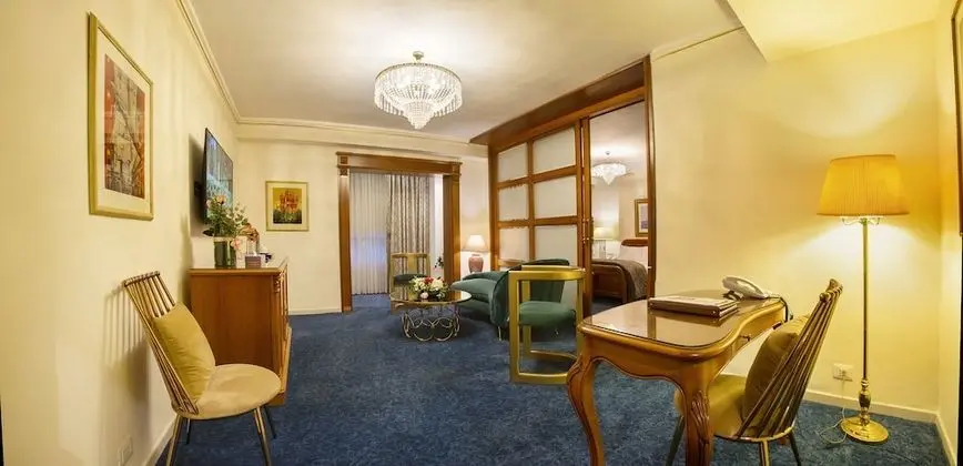 Deluxe Suite
