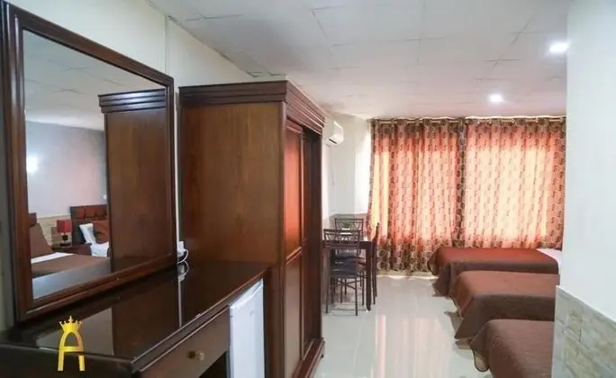 Üç Kişilik Oda