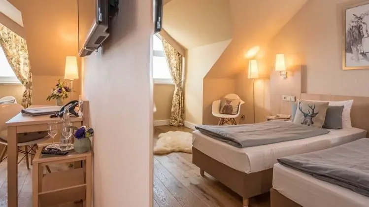 Standard Tek Büyük Yataklı Oda, Balkon (Landside)