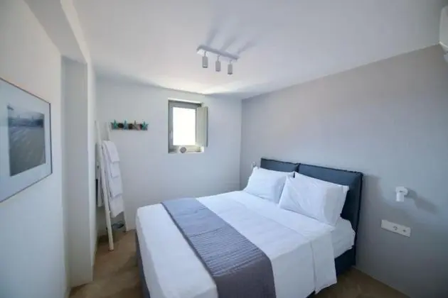 One Bedroom Beachfront Apartment