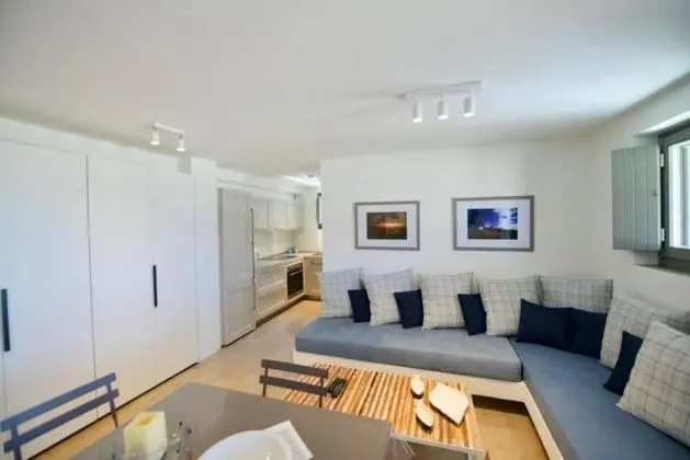 One Bedroom Beachfront Apartment