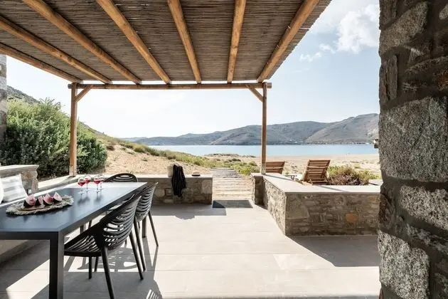 One Bedroom Beachfront Apartment