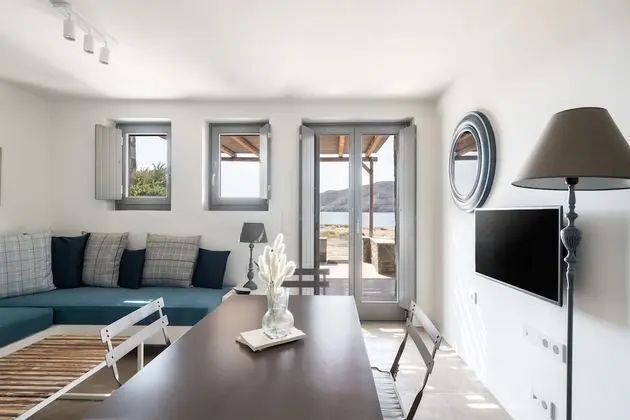 One Bedroom Beachfront Apartment
