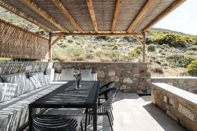 One Bedroom Beachfront Maisonette
