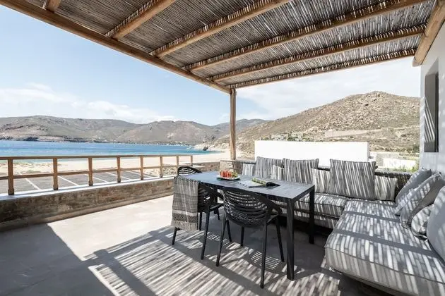 One Bedroom Beachfront Maisonette