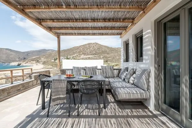 One Bedroom Beachfront Maisonette