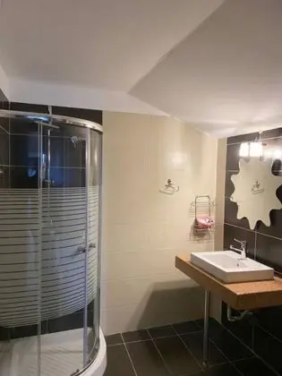 Premium Tek Büyük Yataklı Oda