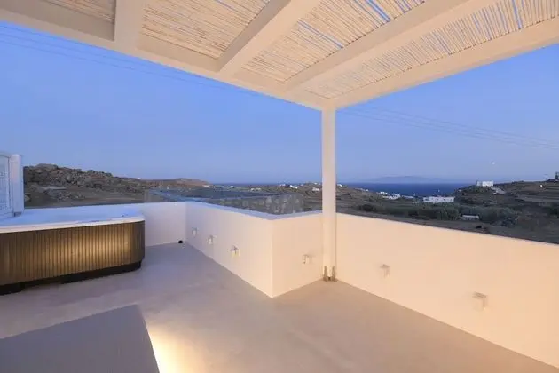 Classic Tek Büyük Yataklı Oda, Deniz Manzaralı (1st Floor with outdoor jacuzzi)
