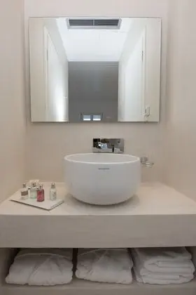 Classic Tek Büyük Yataklı Oda, Deniz Manzaralı (1st Floor with outdoor jacuzzi)