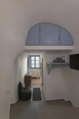 Ev