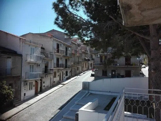Tek Büyük veya İki Ayrı Yataklı Oda, Deniz Manzaralı