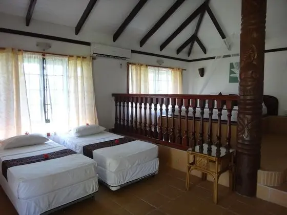 Family Villa, Havuz Kenarı