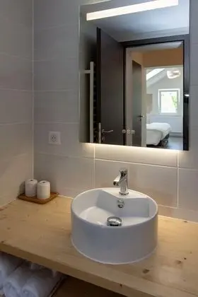Deluxe Tek Büyük Yataklı Oda (ZIMA)