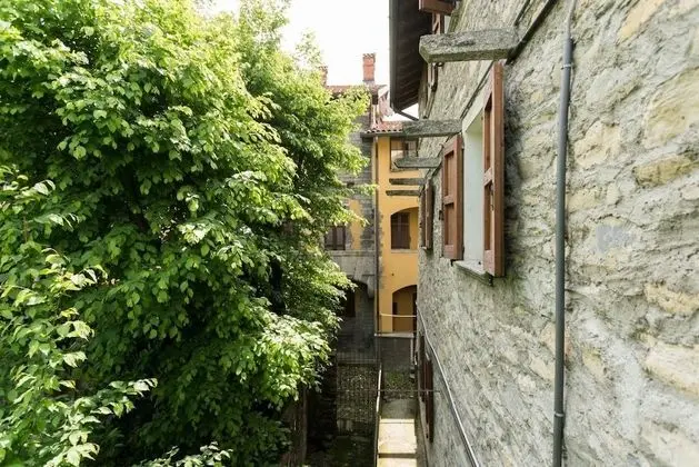 Apart Daire, Göl Manzaralı