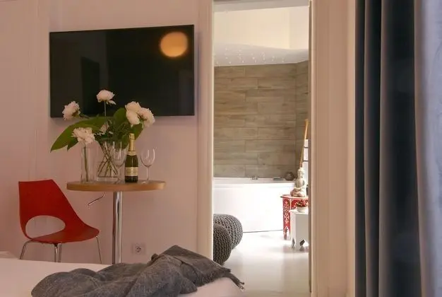 Süit, 1 Çift Kişilik Yatak, Sıcak Su Havuzu