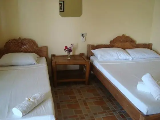 Üç Kişilik Oda (AC Triple Room with TV)