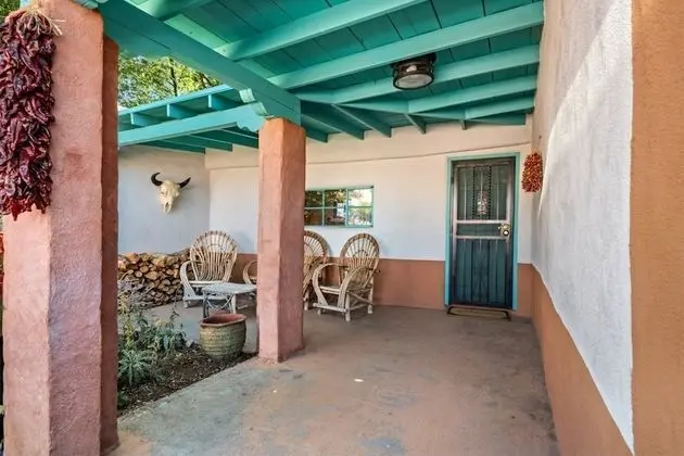 Ev (Amor - Historic Adobe in the Heart of)