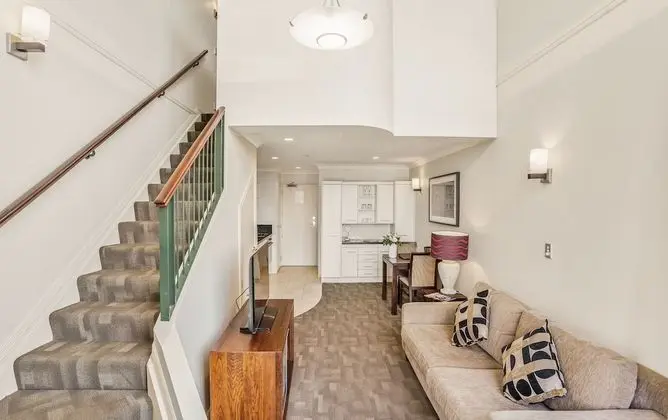 Çatı Katı Süiti (Penthouse)