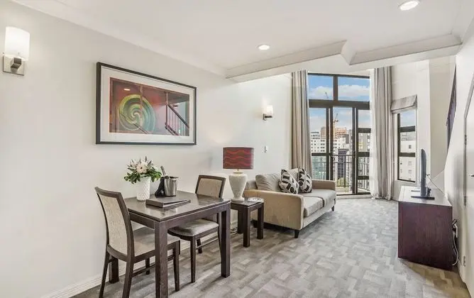 Çatı Katı Süiti (Penthouse)