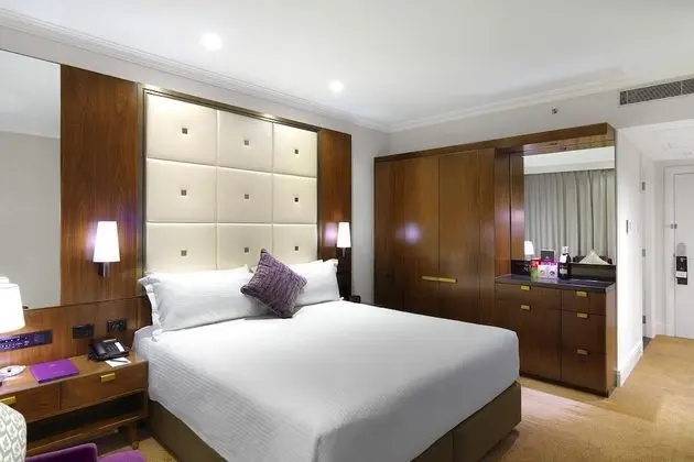 Deluxe Oda, 1 En Büyük (King) Boy Yatak, Şehir Manzaralı, Kule (High Floor)