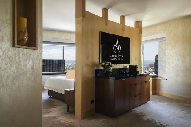 Executive Süit, 1 En Büyük (King) Boy Yatak, Kısmi Deniz Manzaralı (High Floor, Partial Water View)