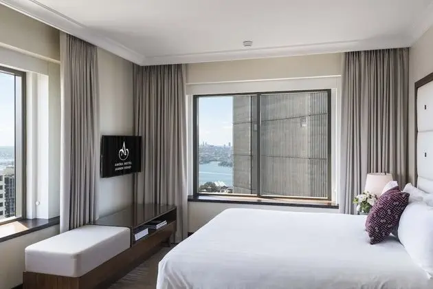 Executive Süit, 1 En Büyük (King) Boy Yatak, Kısmi Deniz Manzaralı (High Floor, Partial Water View)