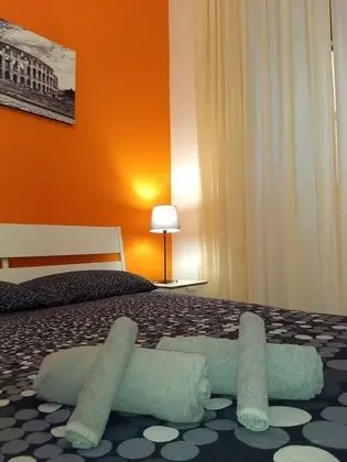 Economy Üç Kişilik Oda, Ortak Banyo (Naranja)