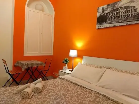 Economy Üç Kişilik Oda, Ortak Banyo (Naranja)