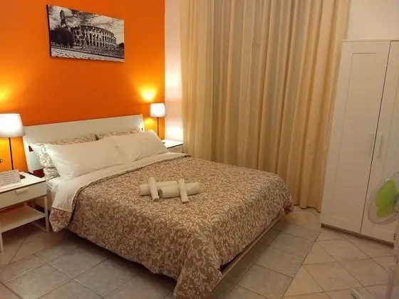 Economy Üç Kişilik Oda, Ortak Banyo (Naranja)