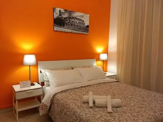 Economy Üç Kişilik Oda, Ortak Banyo (Naranja)