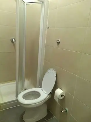 Economy Üç Kişilik Oda, Ortak Banyo (Naranja)