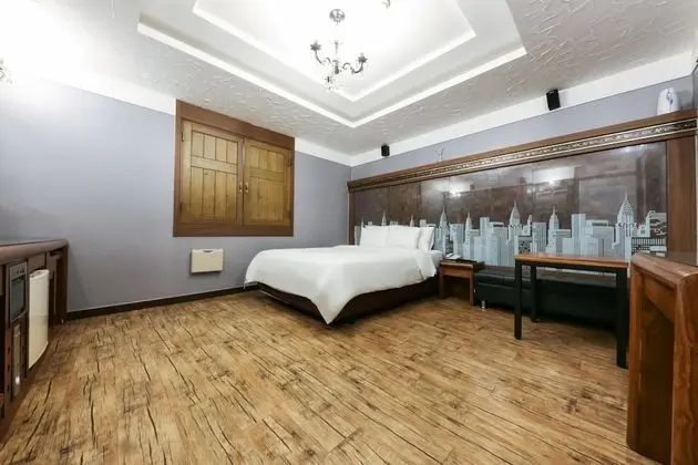 Deluxe Tek Büyük Yataklı Oda