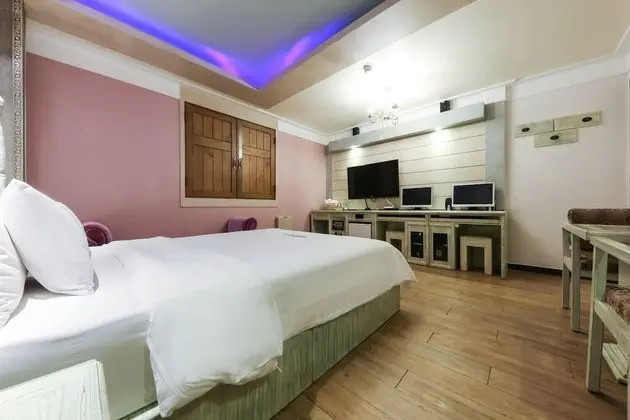 Deluxe Tek Büyük Yataklı Oda