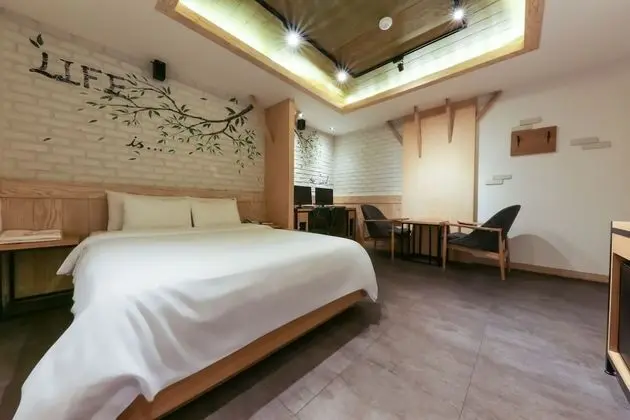 Premium Tek Büyük Yataklı Oda