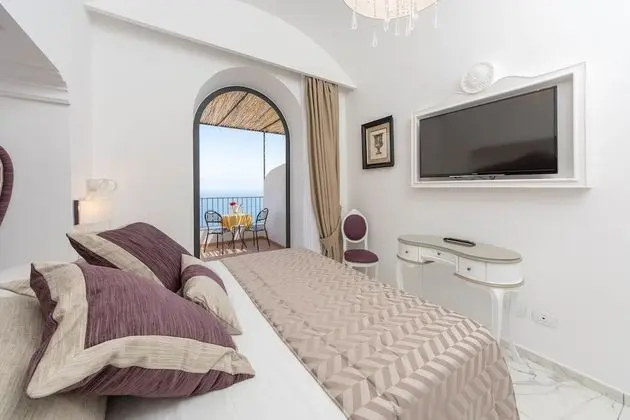 Deluxe Tek Büyük Yataklı Oda, Balkon, Deniz Manzaralı