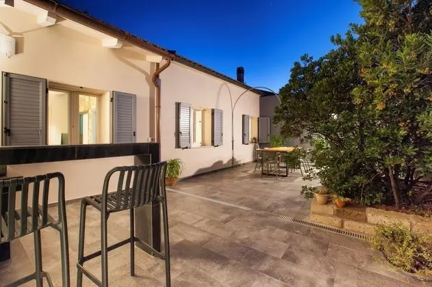 Villa, Sigara İçilebilir