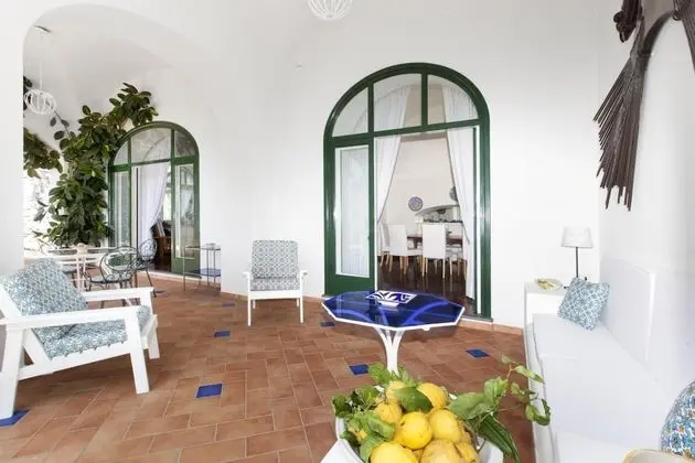 Villa, Sigara İçilebilir