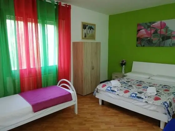 Classic Üç Kişilik Oda, Birden Çok Yatak, Banyolu/Duşlu