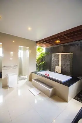 Family Villa, 4 Yatak Odası, Kişiye Özel Havuzlu, Havuz Manzaralı
