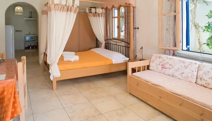 Stüdyo, Deniz Manzaralı (Tholaria)