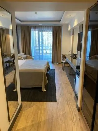 Ana Bina Deluxe, Balkonlu