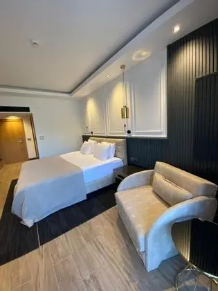 Ana Bina Deluxe, Balkonlu