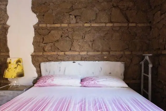 Tek Büyük veya İki Ayrı Yataklı Oda (Rosa)