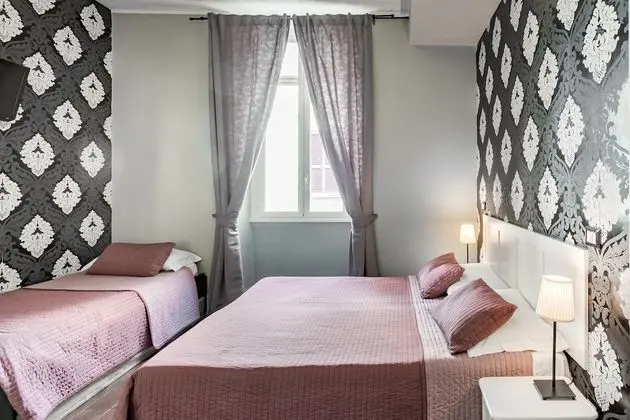 Business Üç Kişilik Oda, Ek Bina (306)