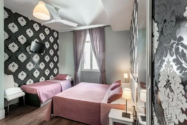 Business Üç Kişilik Oda, Ek Bina (306)