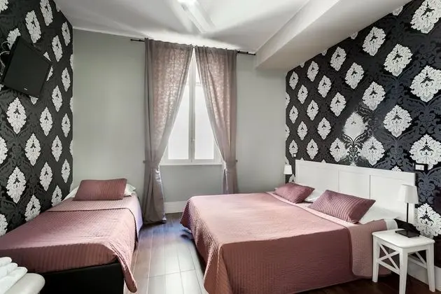 Business Üç Kişilik Oda, Ek Bina (306)