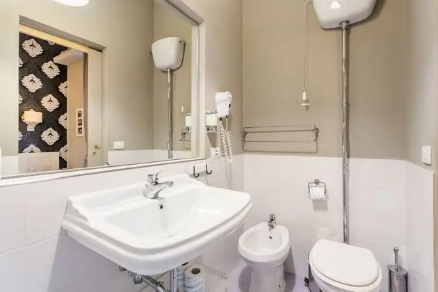 Tek Büyük veya İki Ayrı Yataklı Oda (102)