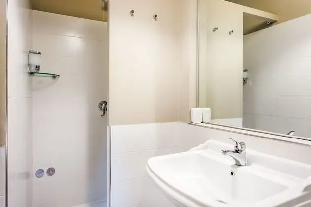 Tek Büyük veya İki Ayrı Yataklı Oda (102)