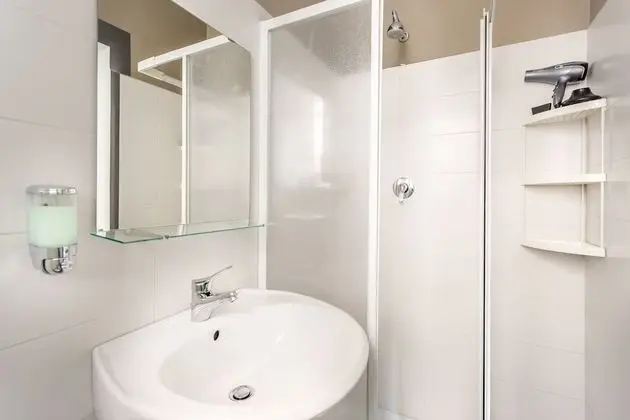 Tek Büyük Yataklı Oda, Ek Bina (305)